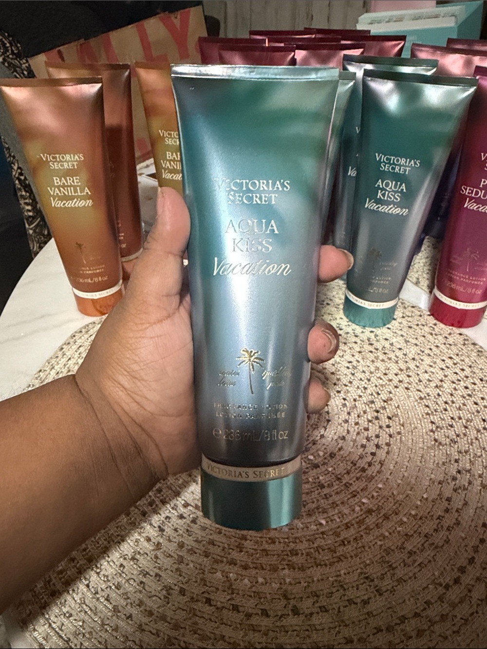 Aqua Kiss Vacation VS Fragrance Lotion - Picture 4 of 5